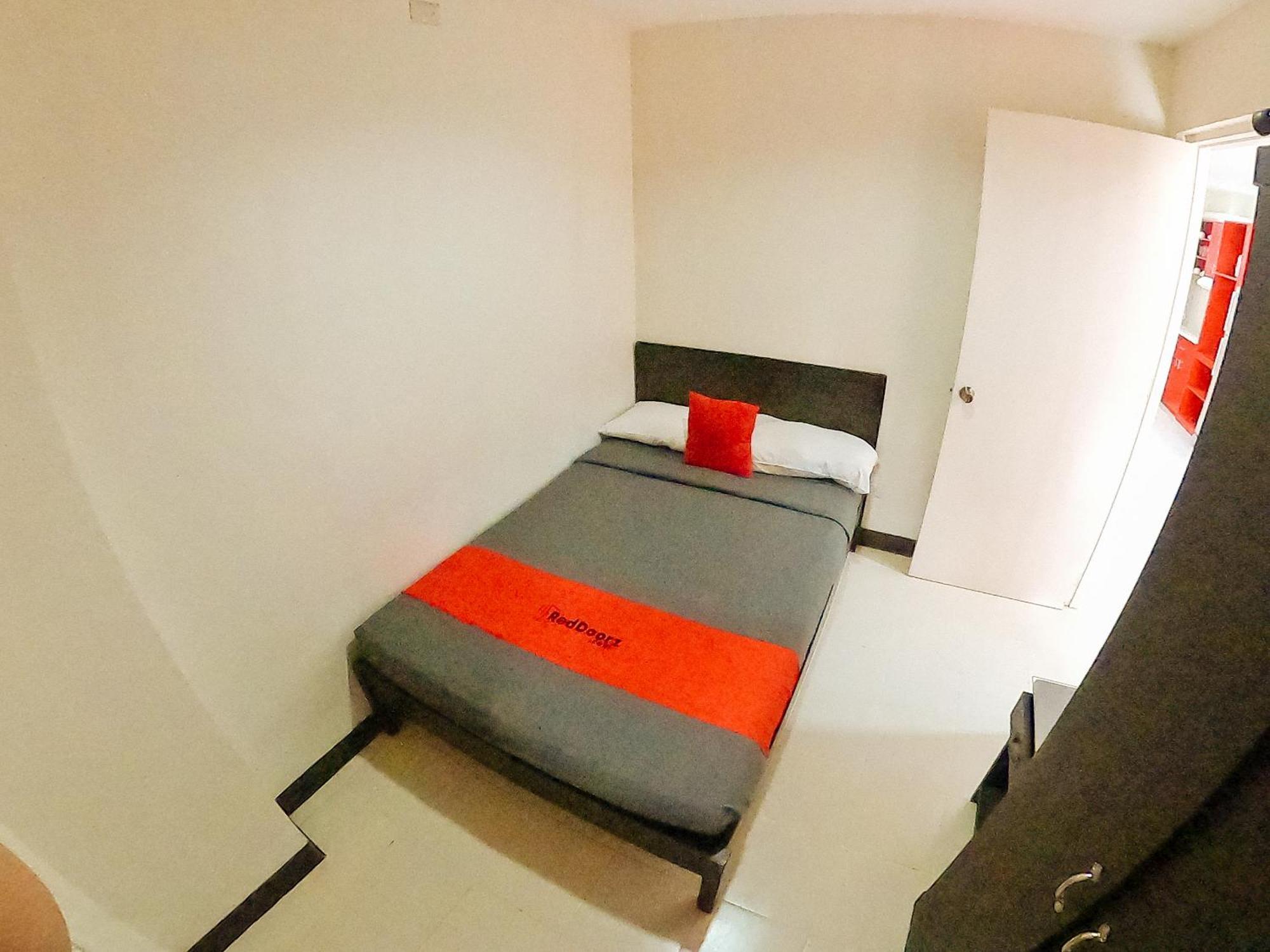 Reddoorz Plus @ Mabolo Cebu Δωμάτιο φωτογραφία